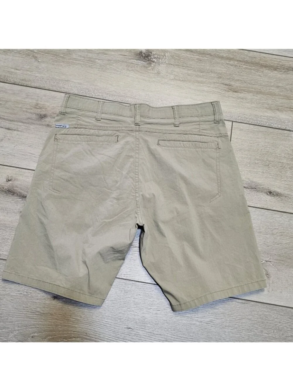 Wrangler Outdoor Shorts Mens Size 34 Beige Khaki Hiking Casual Comfort